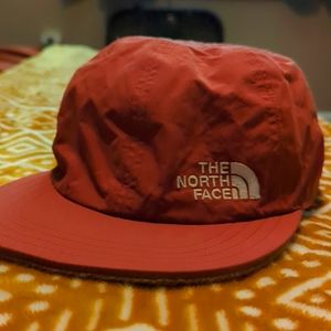 North face reversible cap